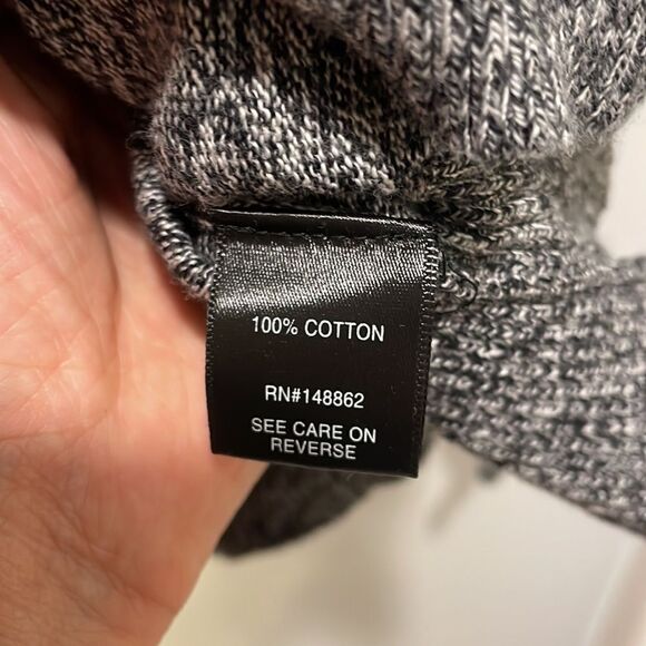 Woman’s grey sweater with a blue heart - Picture 6 of 8